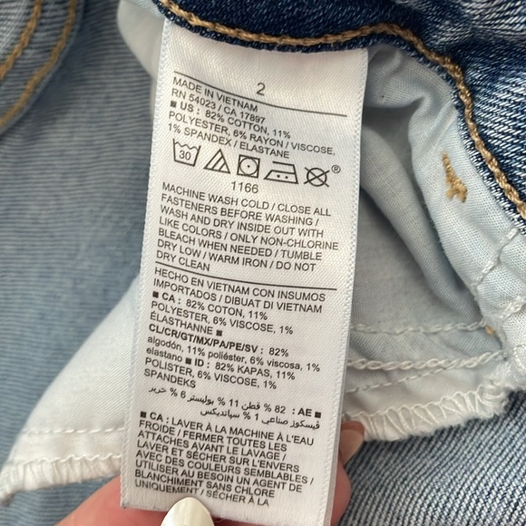 Old navy mid rise skinny jeans - Picture 2 of 3